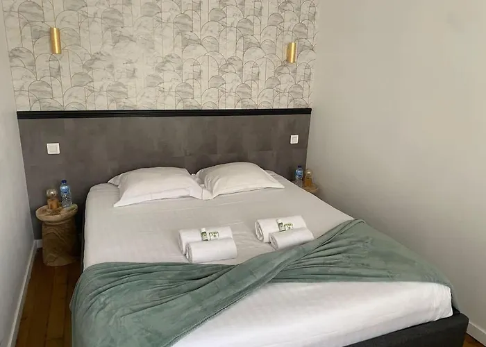 Proche Montmartre * Paris